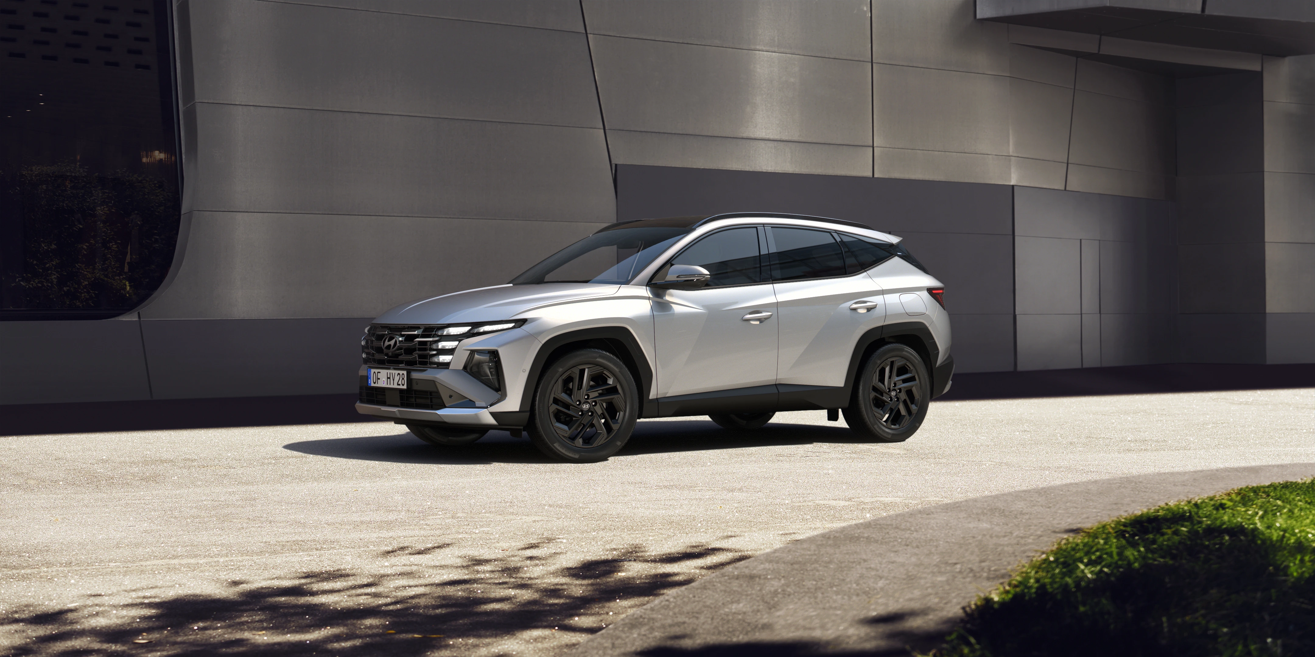 NX4 SE VIZ EXT R2T Shimmeringsilvermetallic SHOT 03